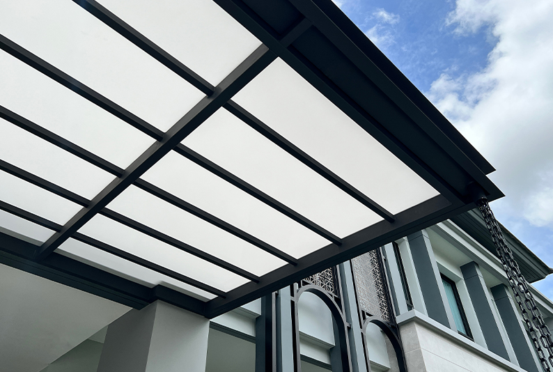 หลังคาอะคริลิกสีทึบ